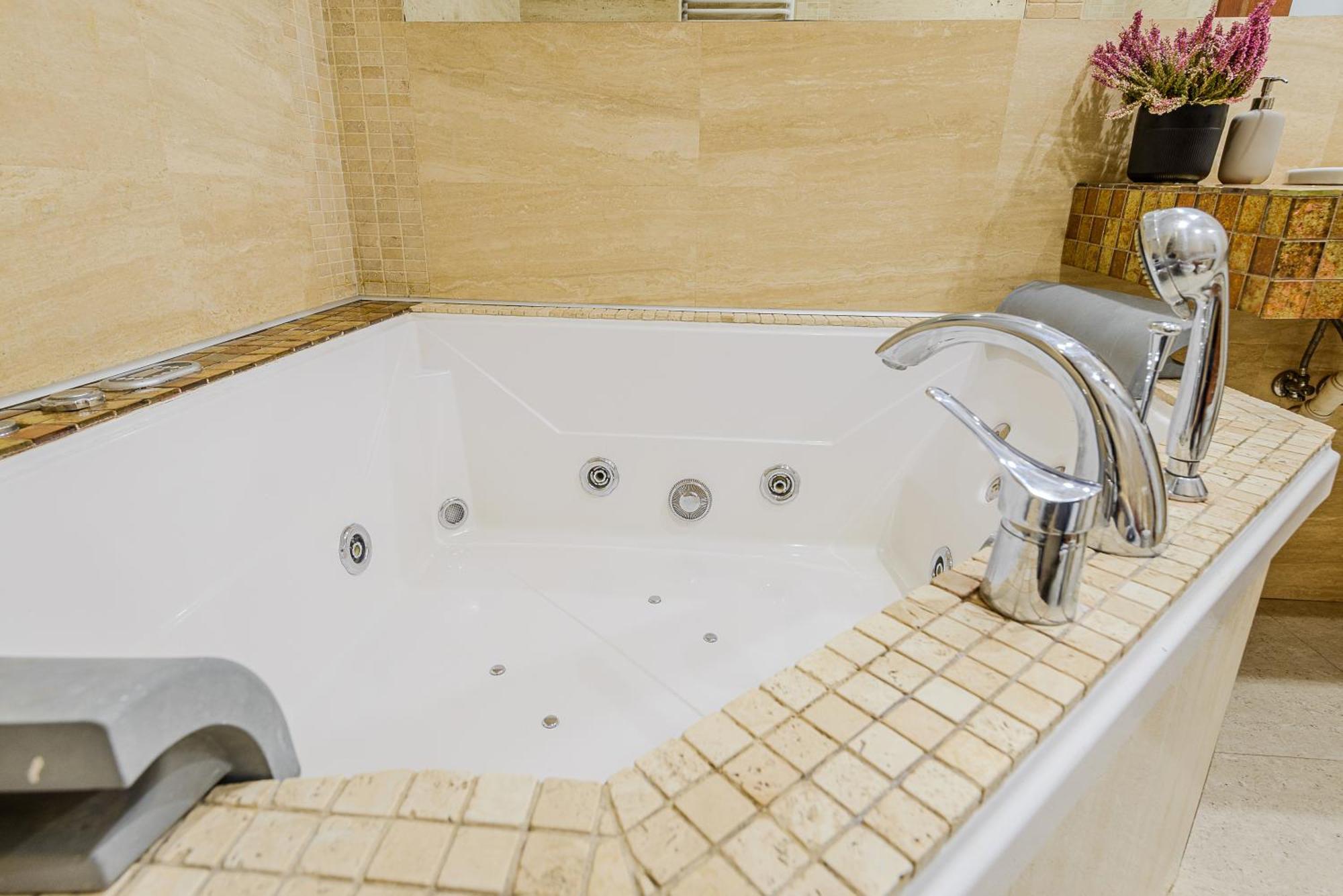 Lumina Luxury Apart With Jaccuzi On Sienkiewicza Street Łódź Zewnętrze zdjęcie